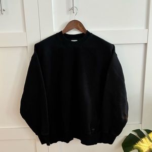 Aritzia - TNA Boyfriend fit Black Crewneck
